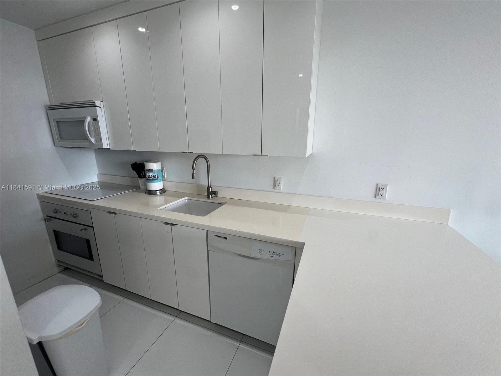 100 Lincoln Rd 1601 photo 14