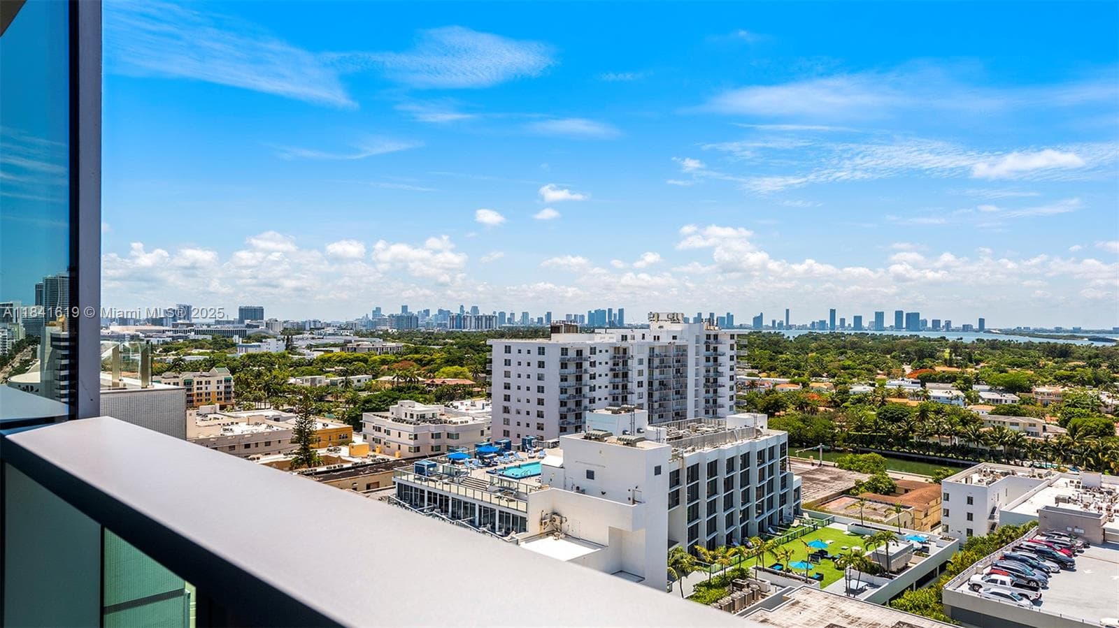 2901 Collins Ave 1403 photo 23