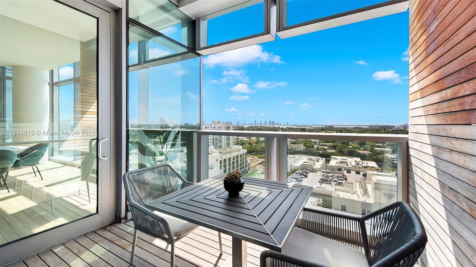 2901 Collins Ave 1403 photo 22