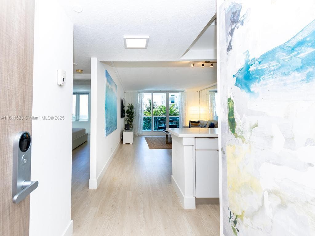 2301 Collins Ave 625 photo 13