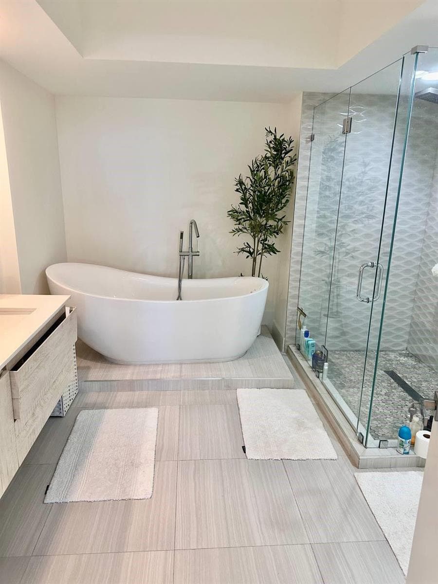 1830 S Ocean Drive 2406 photo 3