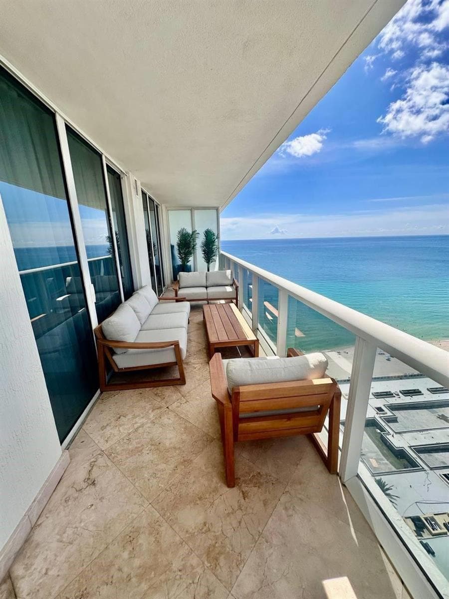 1830 S Ocean Drive 2406 photo 14