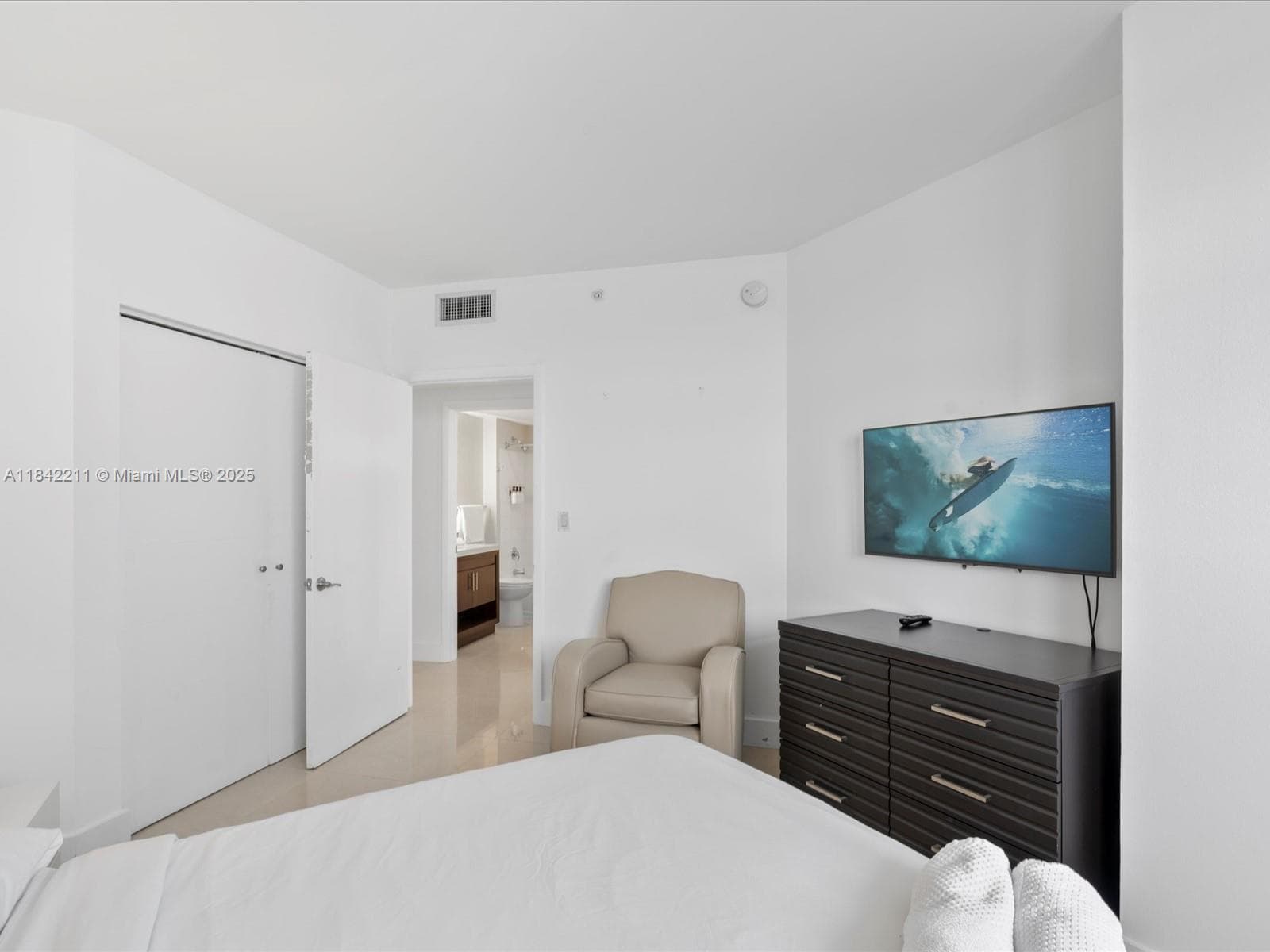 17375 Collins Ave 808 photo 19