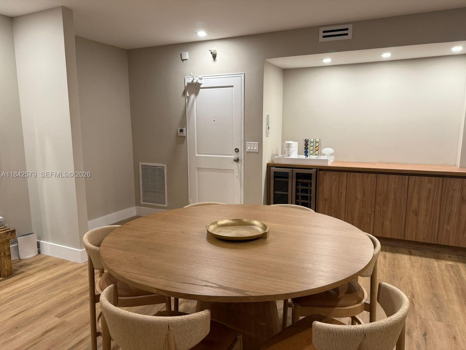 10185 Collins Ave 1220 photo 6