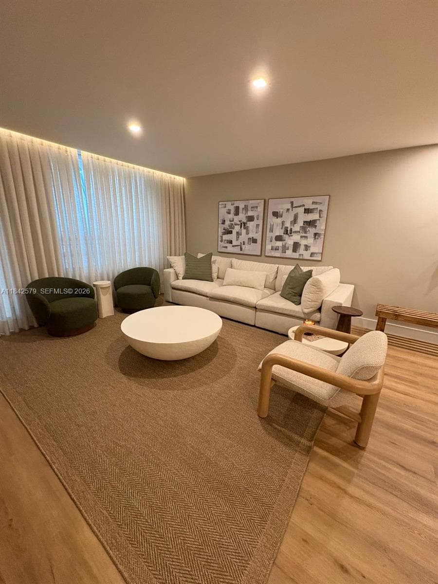 10185 Collins Ave 1220 photo 7