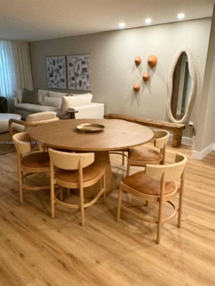 10185 Collins Ave 1220 photo 5