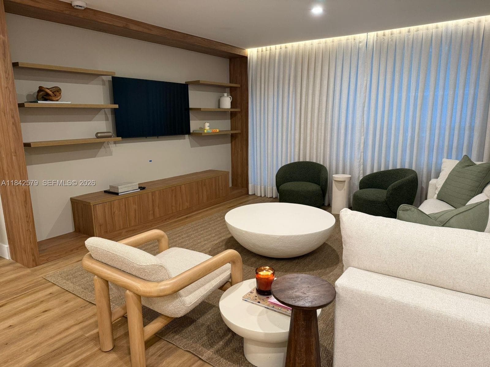 10185 Collins Ave 1220 photo 8