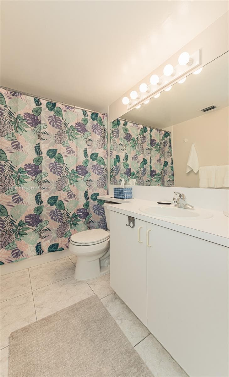 19801 E Country Club Dr 4303 photo 22
