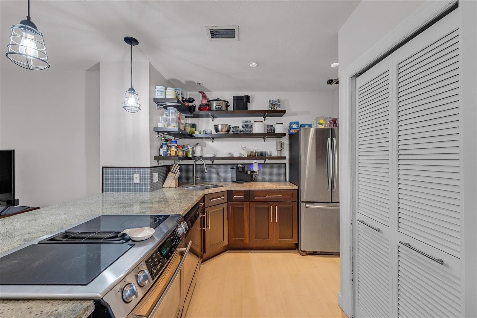1535 SE 15th Street 305 photo 12