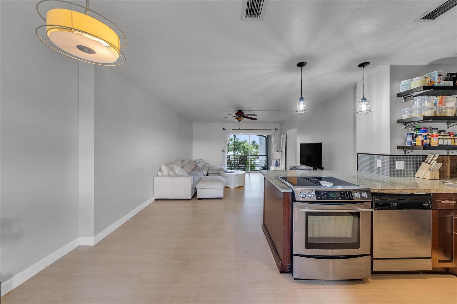1535 SE 15th Street 305 photo 5