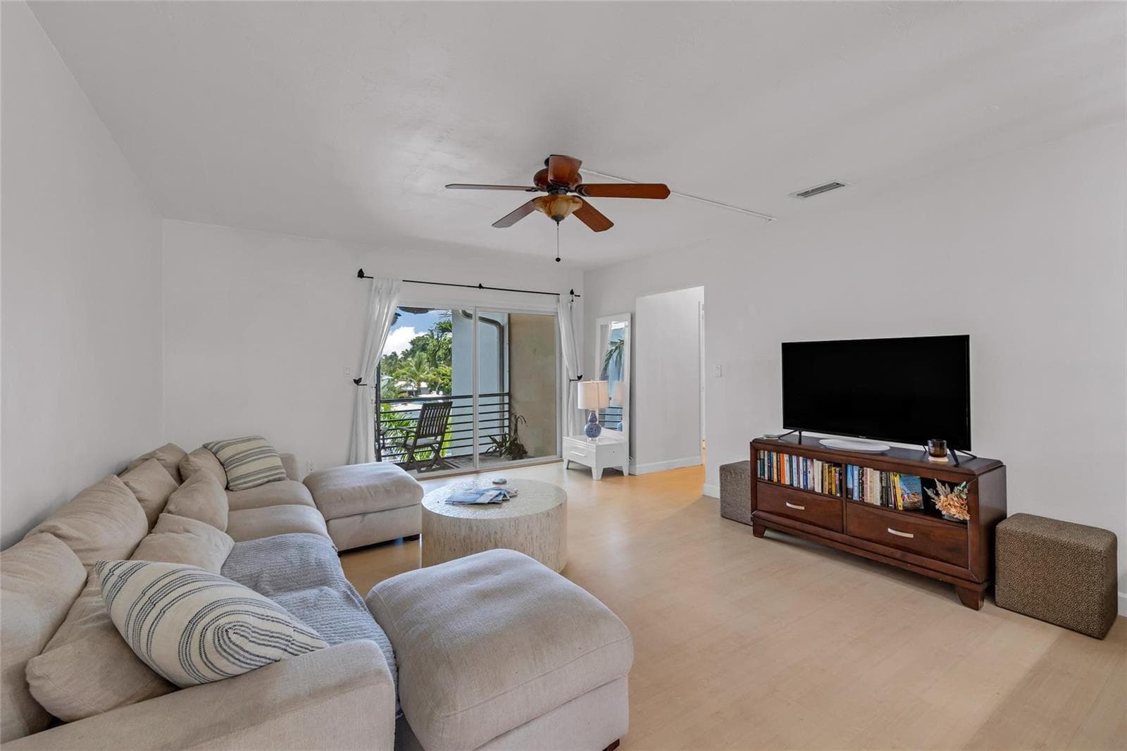 1535 SE 15th Street 305 photo 14
