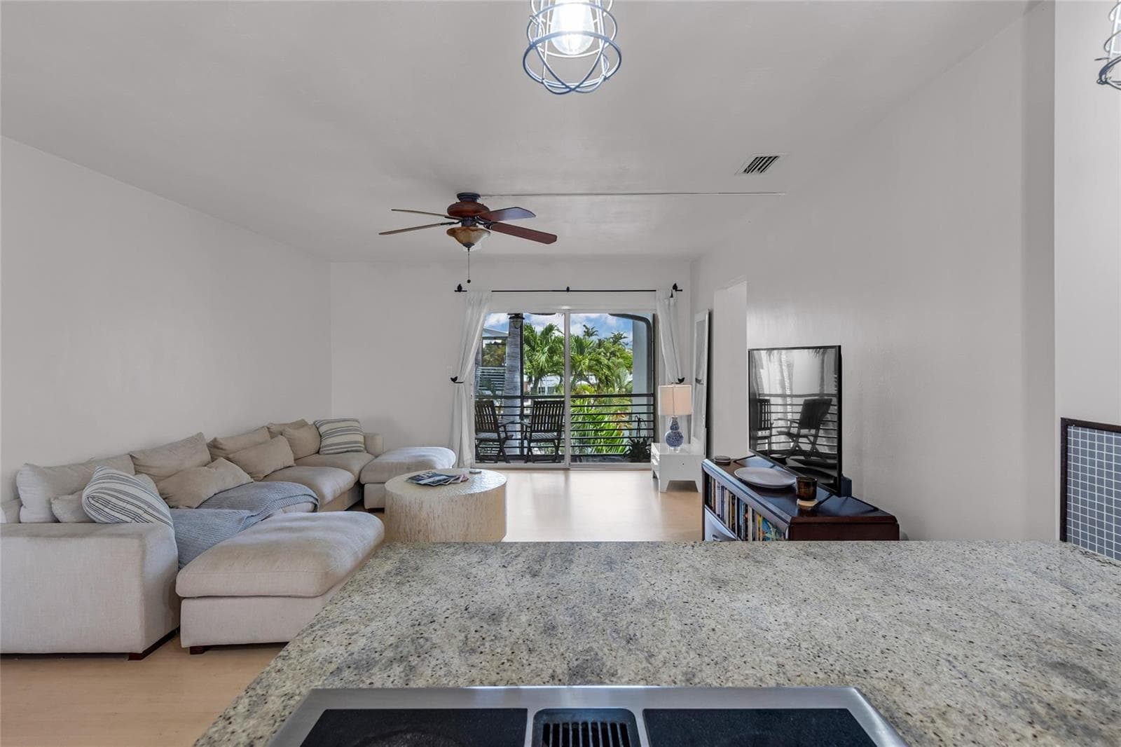 1535 SE 15th Street 305 photo 11