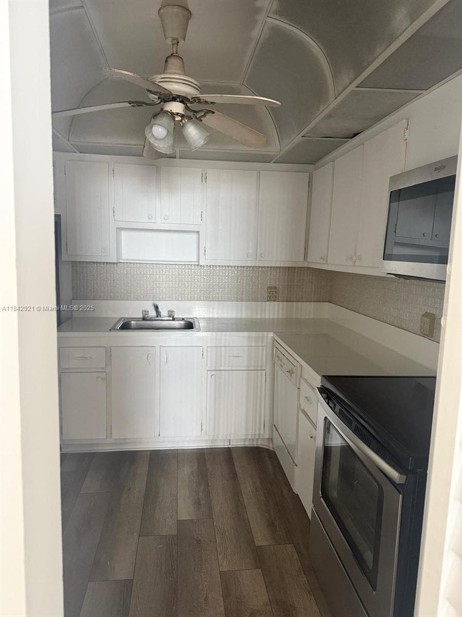 2025 NE 164th St 606 photo 10