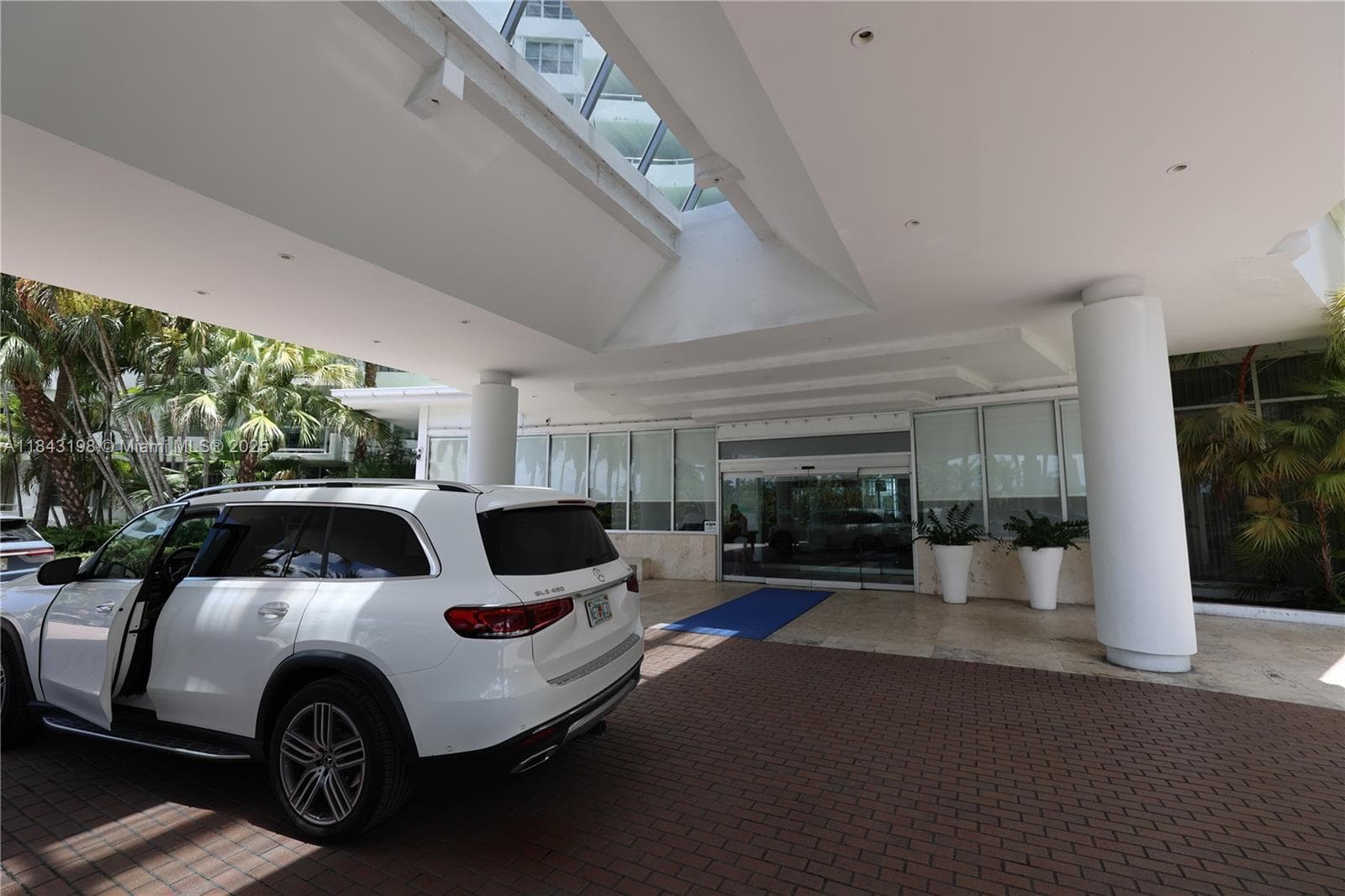 5151 Collins Ave 927 photo 18
