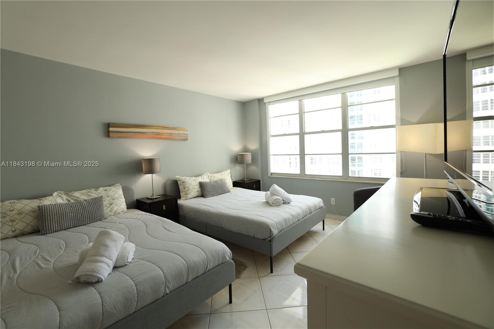 5151 Collins Ave 927 photo 8