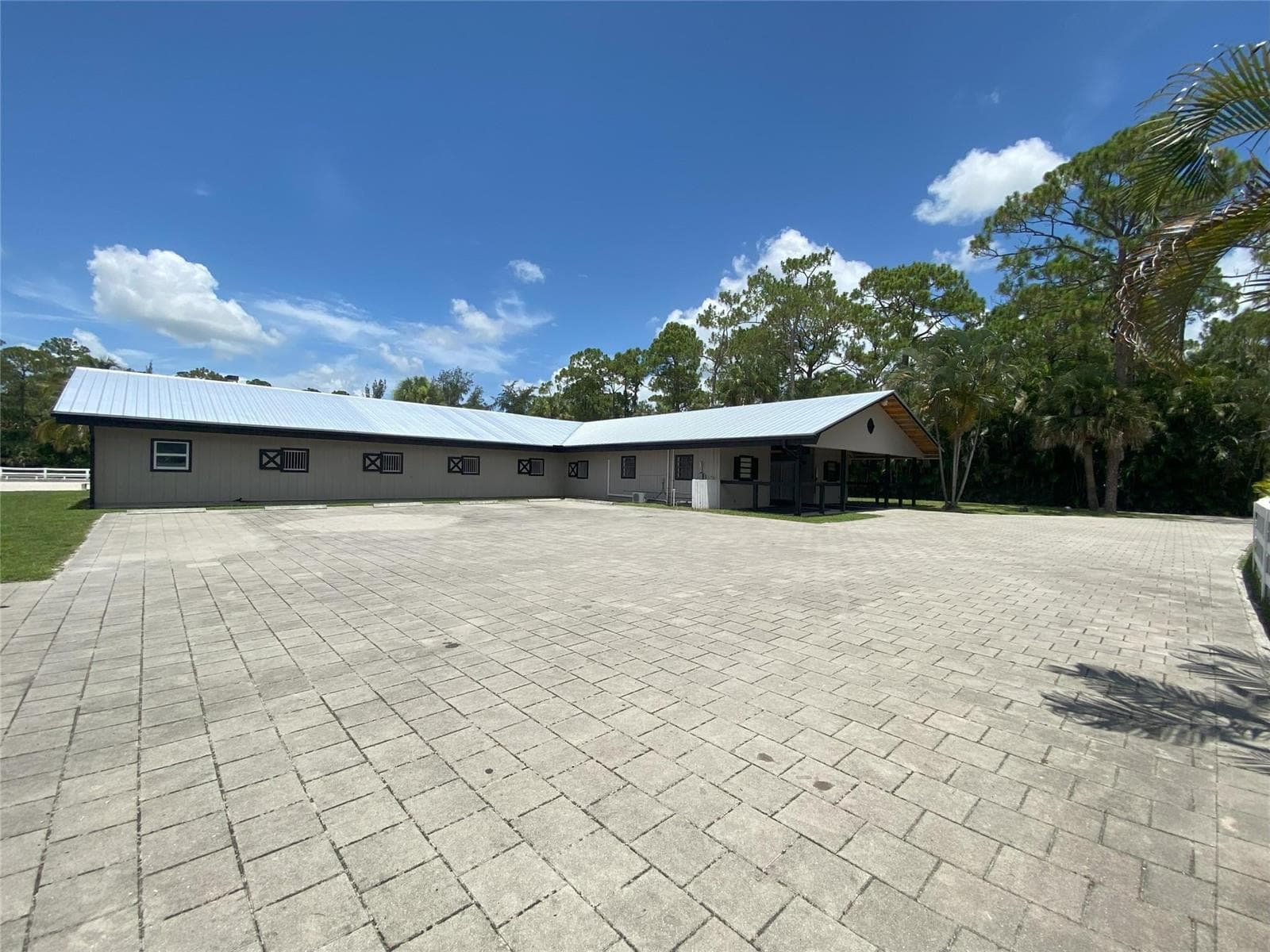 2315 Deer Run Boulevard photo 4