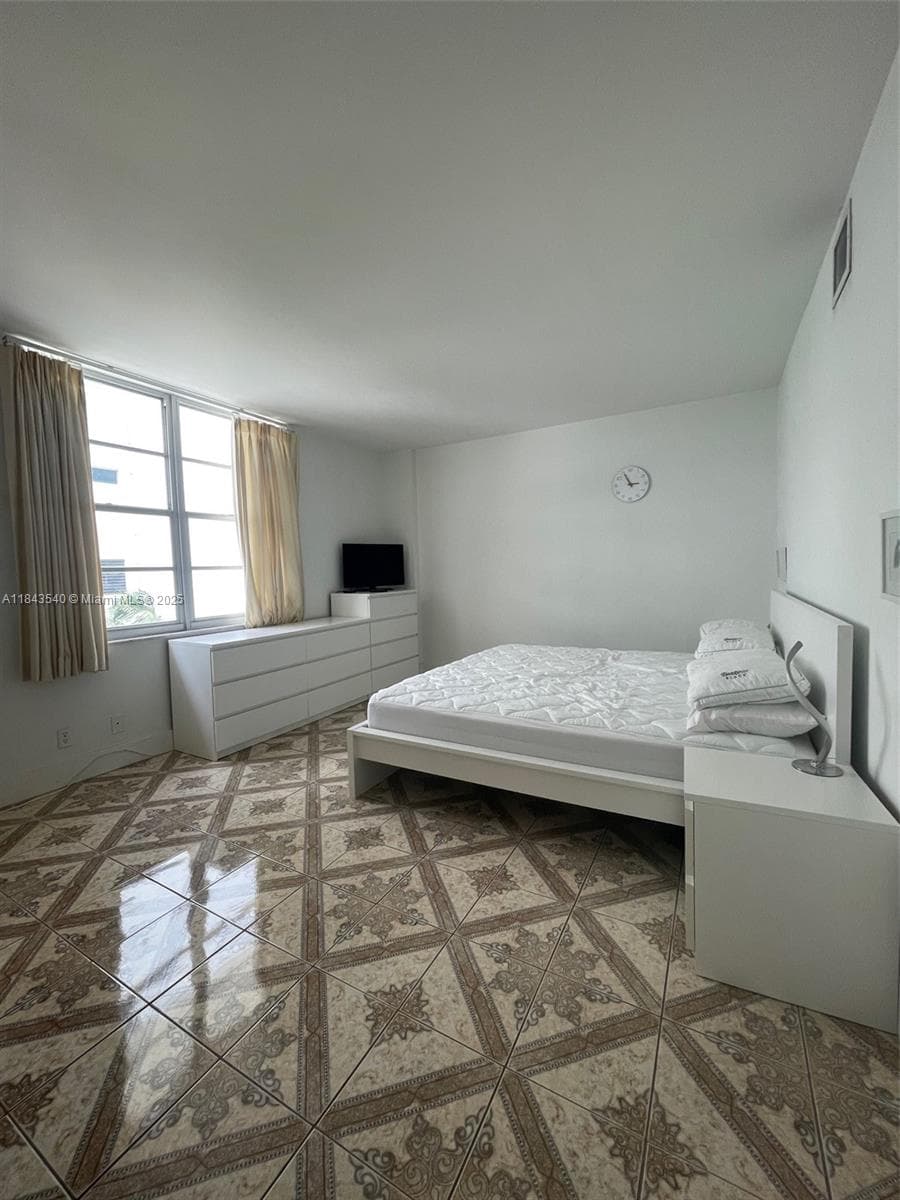 3725 S Ocean Dr 415 photo 13