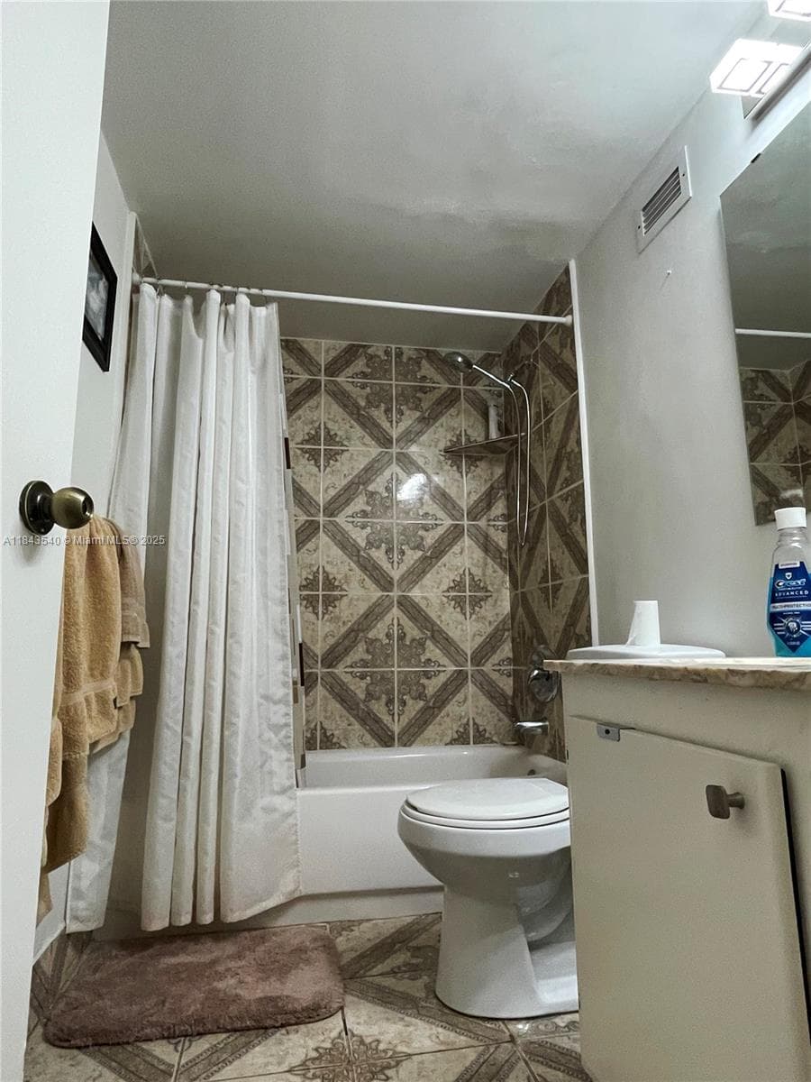 3725 S Ocean Dr 415 photo 17