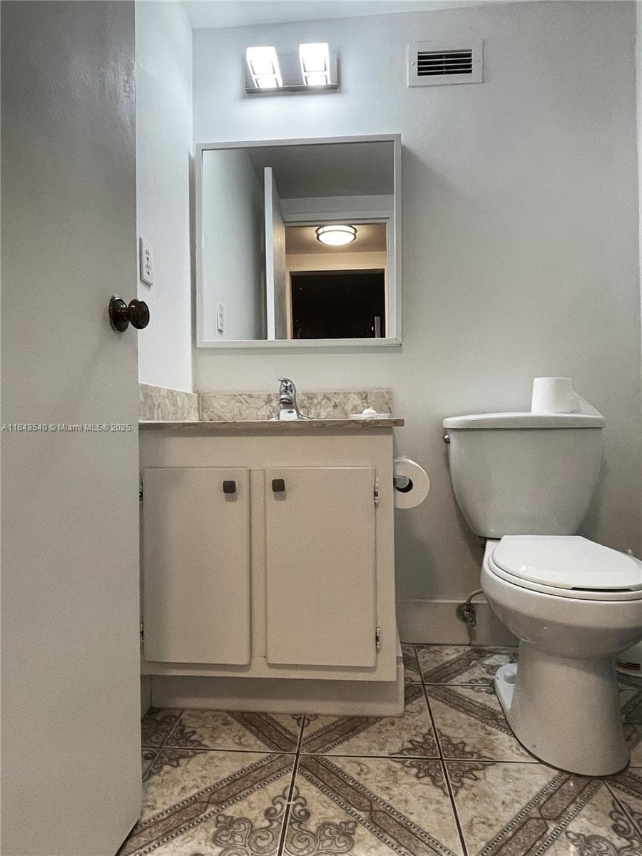 3725 S Ocean Dr 415 photo 18
