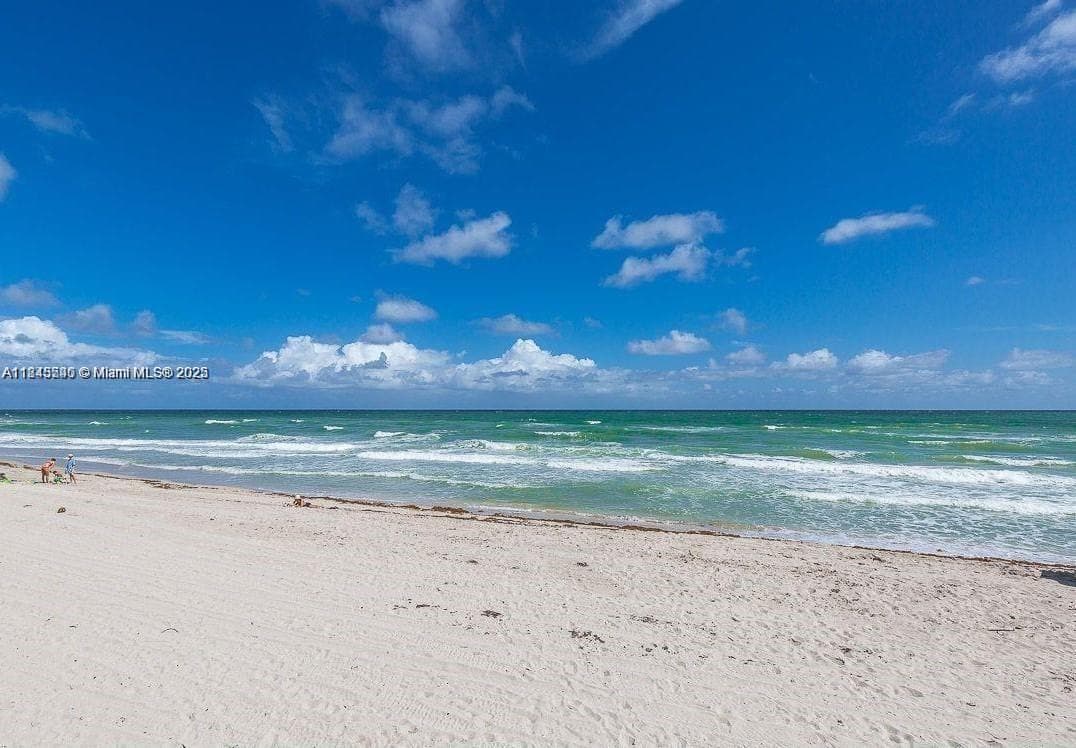 3725 S Ocean Dr 415 photo 4