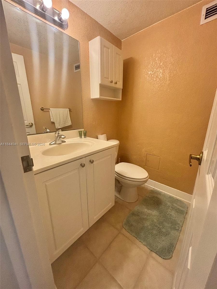 2501 Ocean Dr 433 photo 6