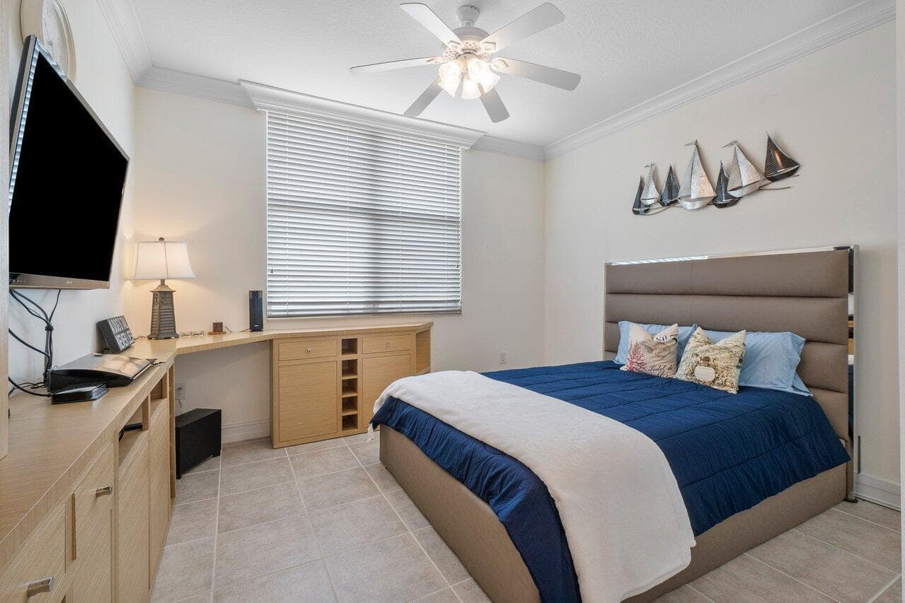 806 E Windward 301 Way 301 photo 20