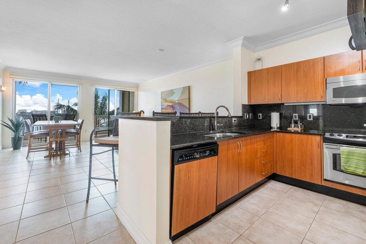 806 E Windward 301 Way 301 photo 15