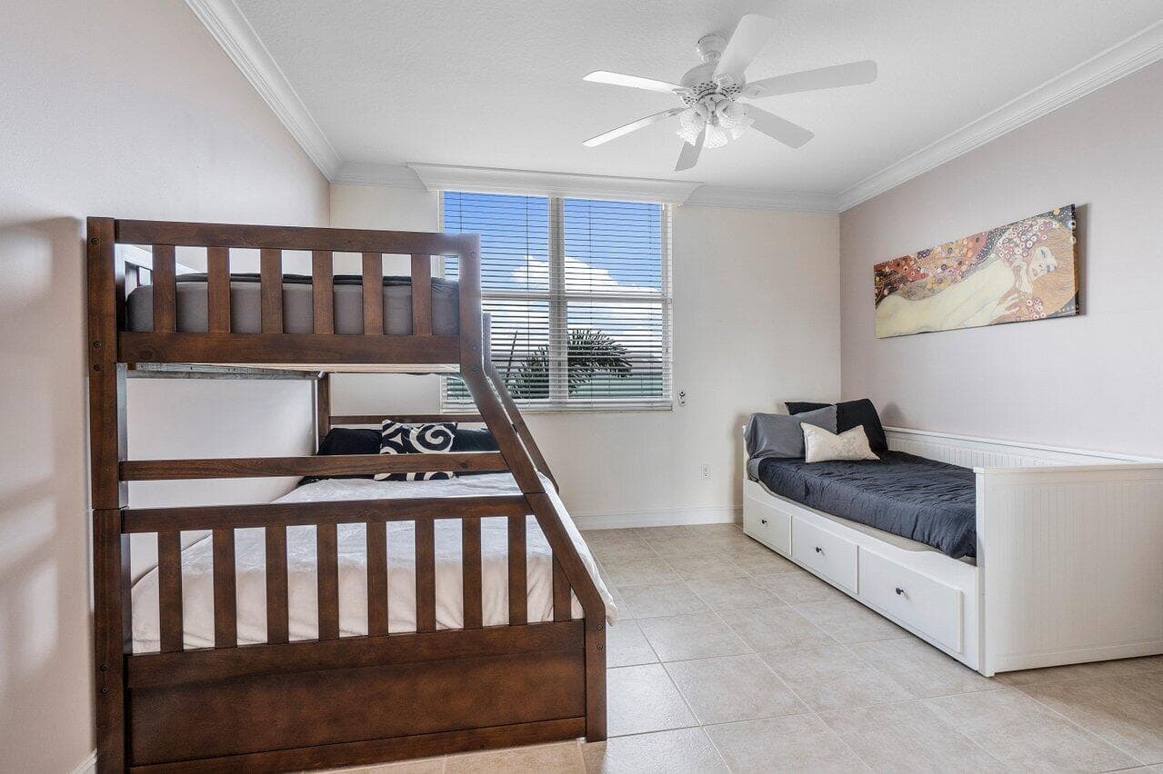 806 E Windward 301 Way 301 photo 19