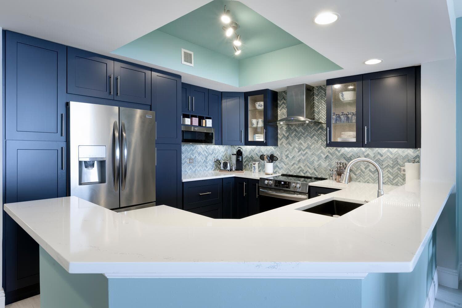2650 Lake Shore Drive 1602 photo 1