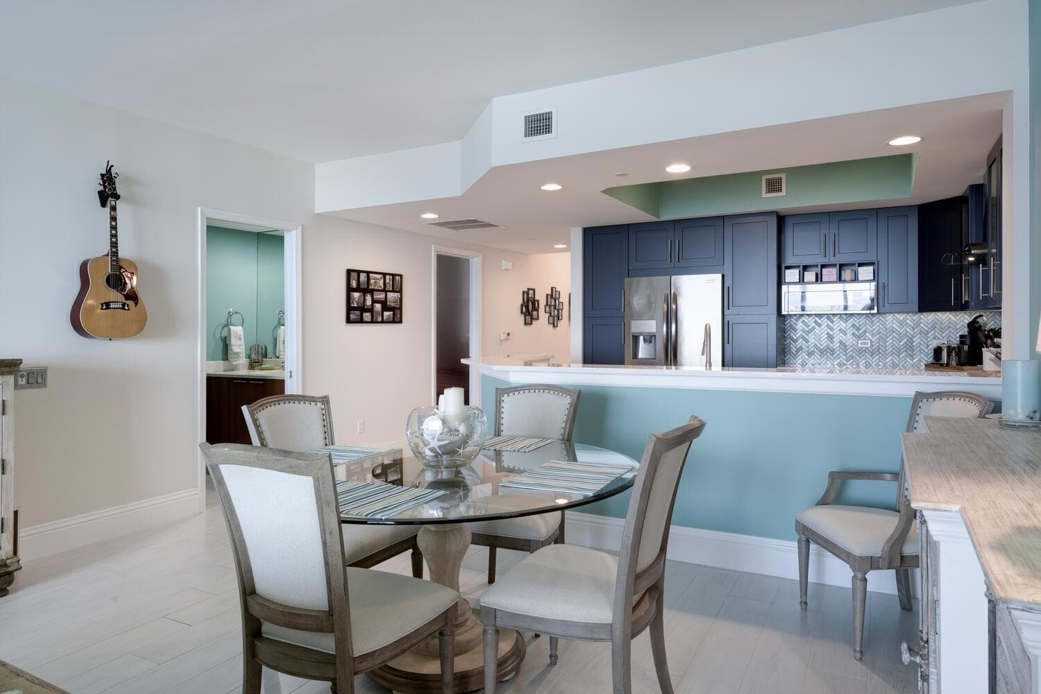 2650 Lake Shore Drive 1602 photo 9