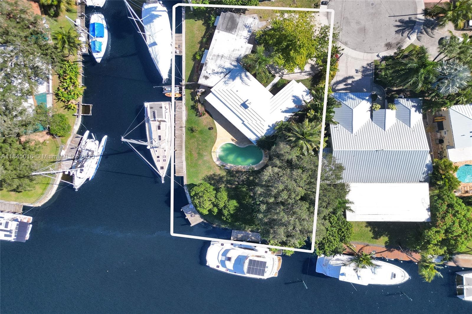 1321 Mandarin Isle photo 8