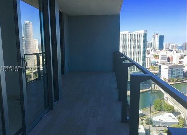 88 SW 7th St 2305 photo 17