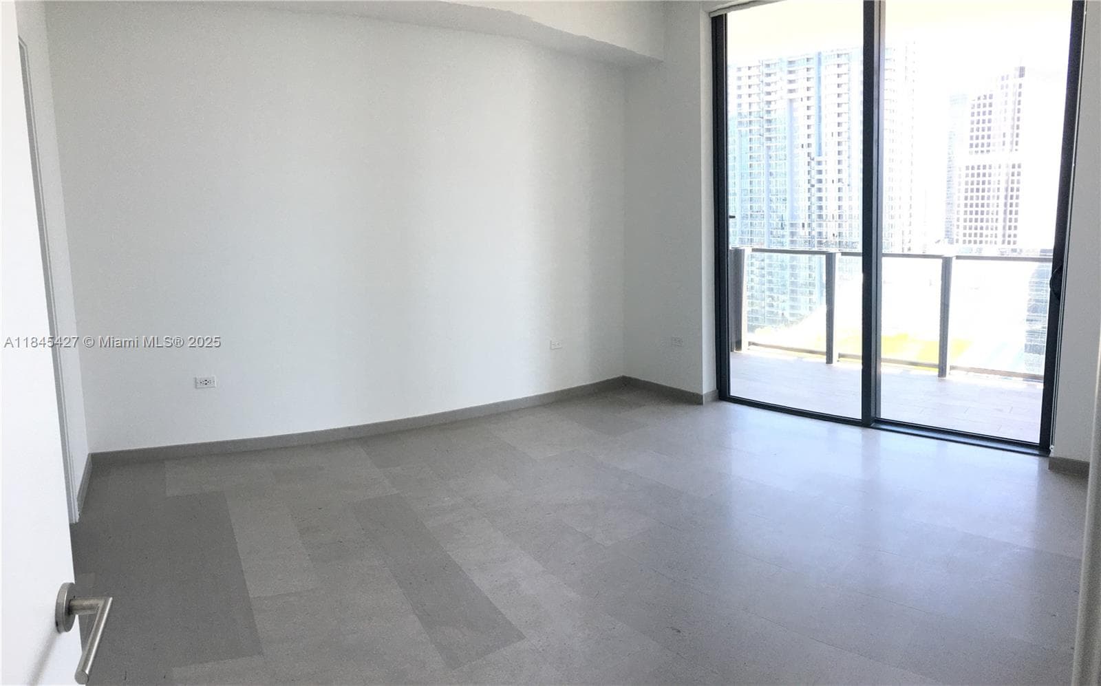 88 SW 7th St 2305 photo 5