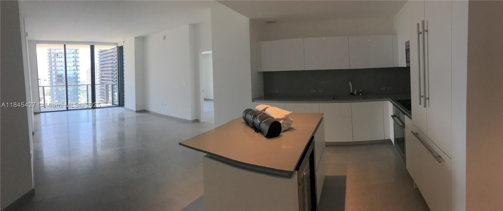 88 SW 7th St 2305 photo 14