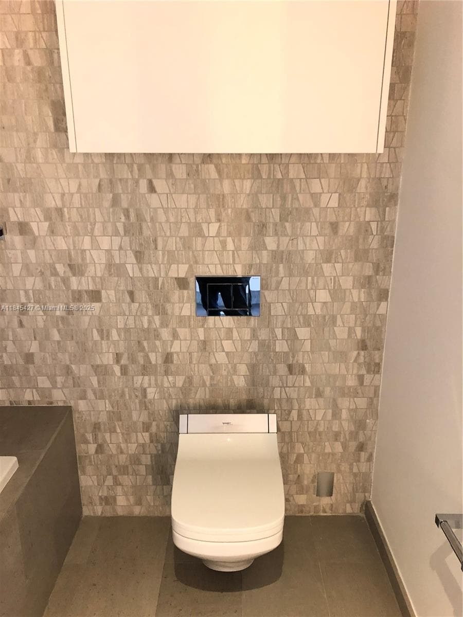 88 SW 7th St 2305 photo 21