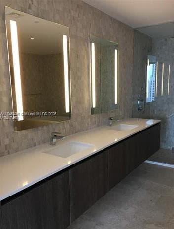 88 SW 7th St 2603 photo 4