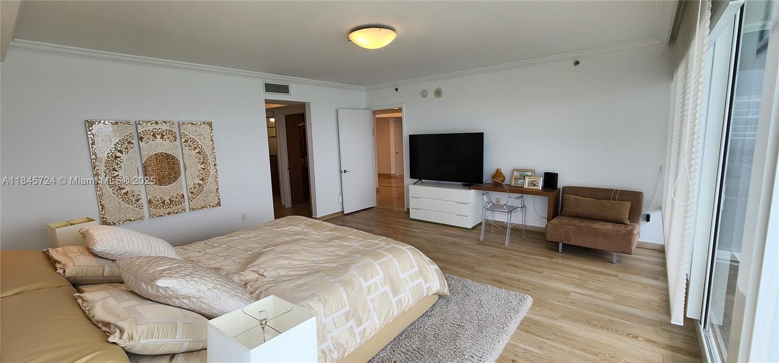 19111 Collins Ave 701 photo 9