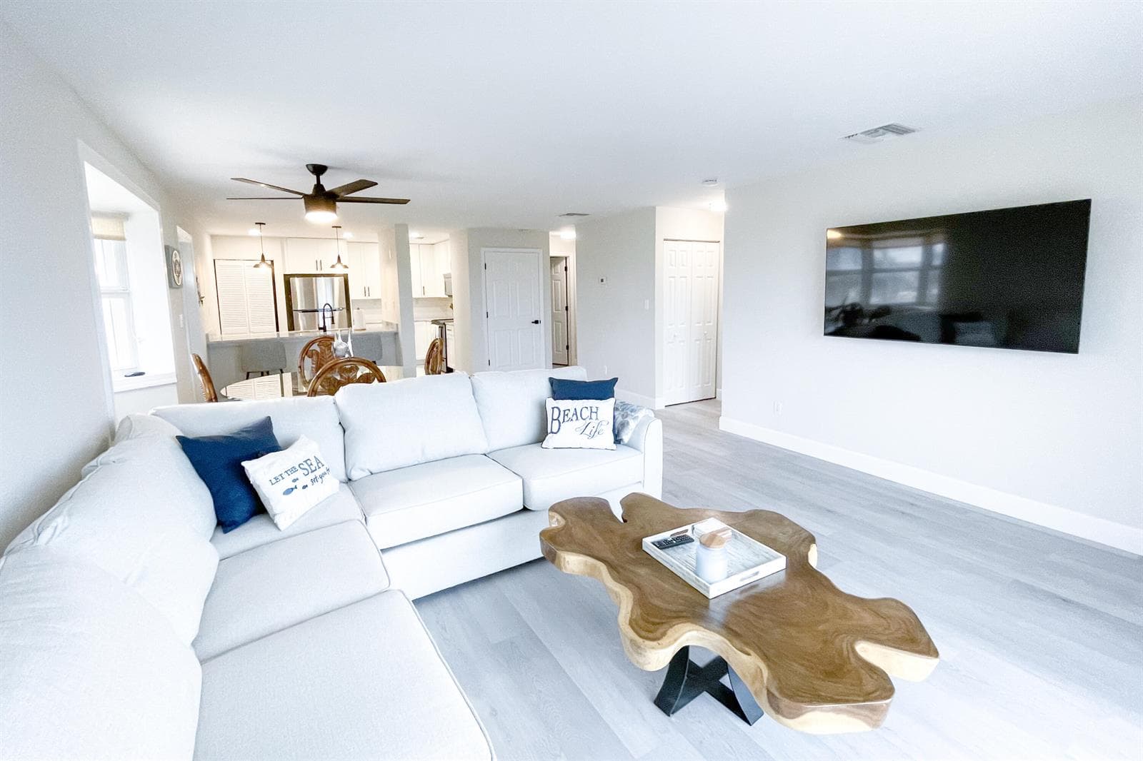 1550 S Ocean Drive 19 photo 4
