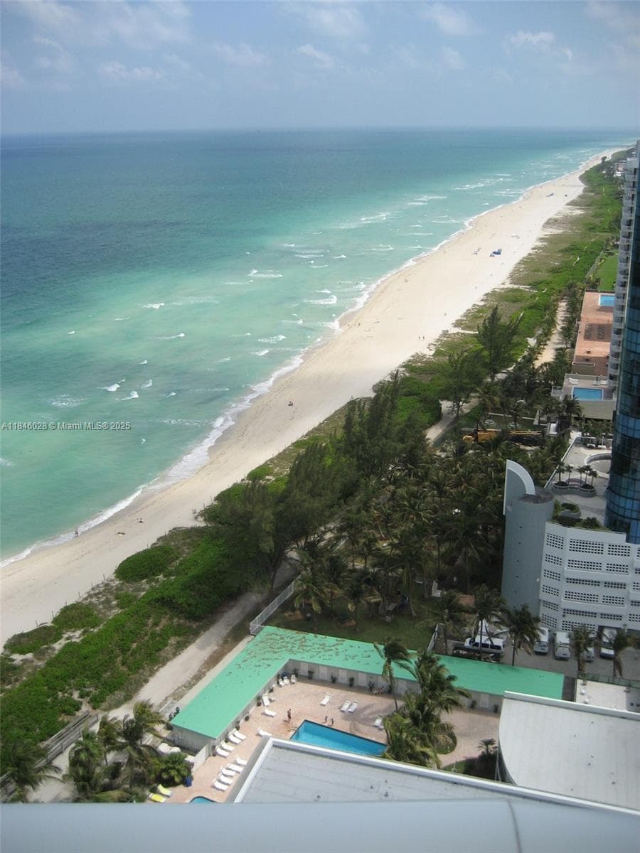 6365 Collins Ave 3907 photo 2