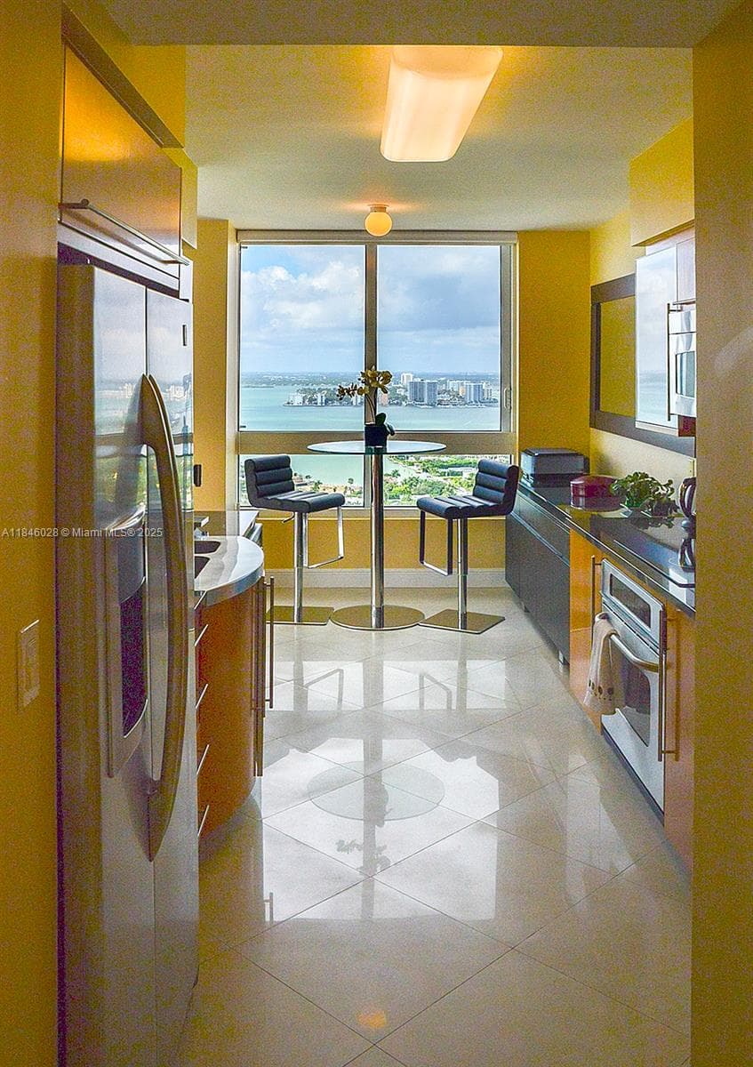 6365 Collins Ave 3907 photo 1