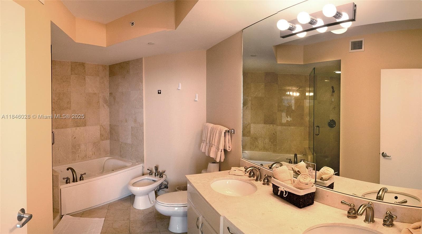 6365 Collins Ave 3907 photo 5