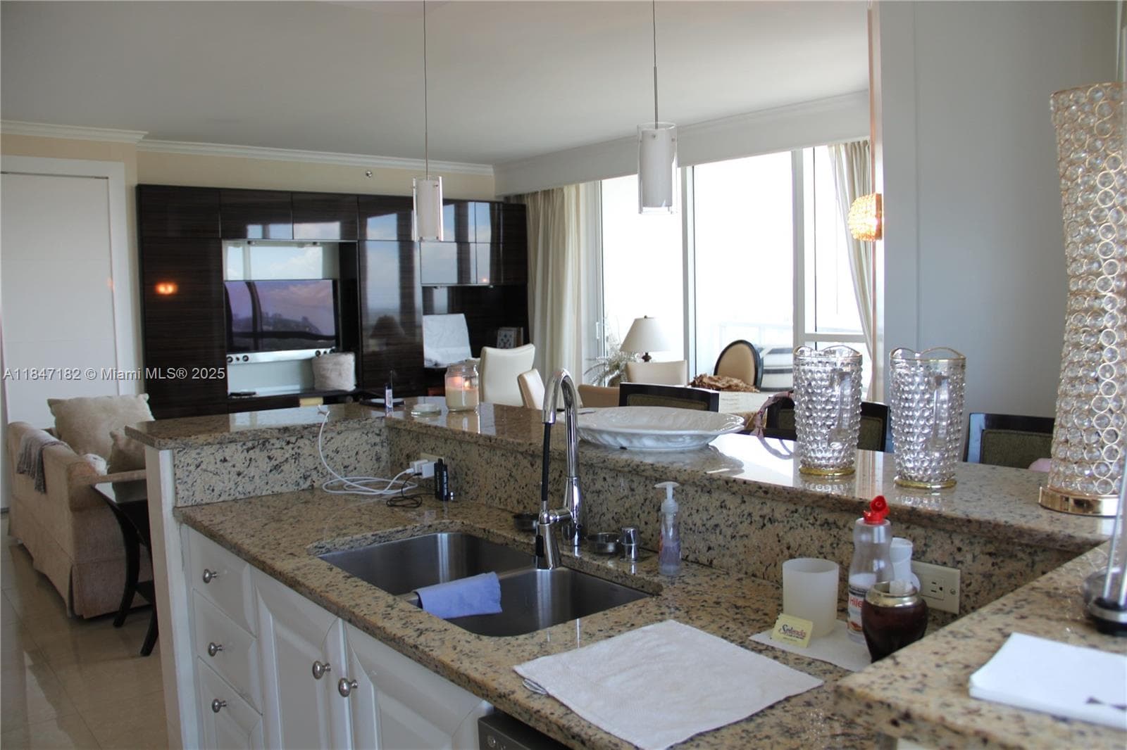 4401 Collins Ave 2315/2317 photo 9