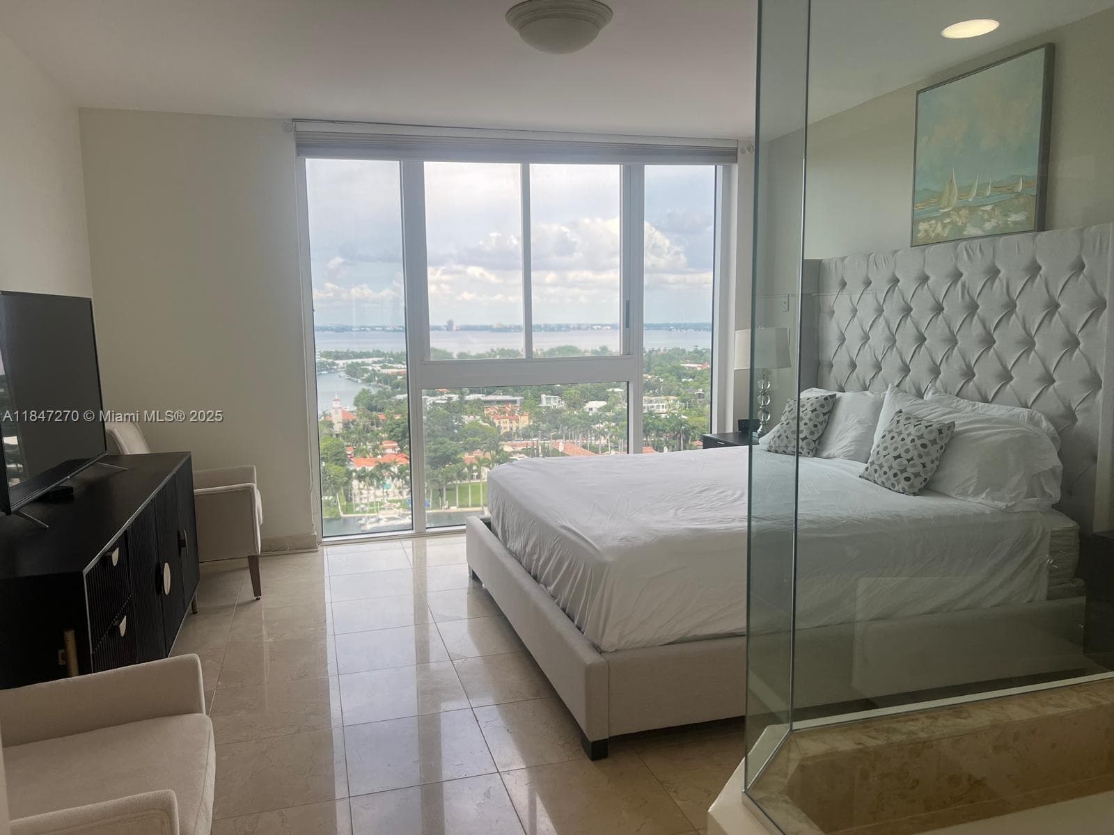 4775 Collins Ave 2105 photo 17