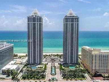 4775 Collins Ave 2105 photo 3