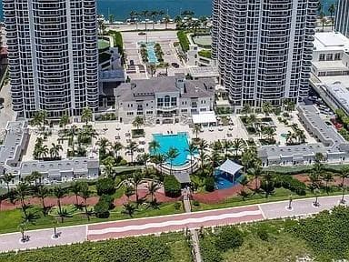 4775 Collins Ave 2105 photo 10