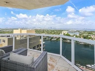 4775 Collins Ave 2105 photo 4