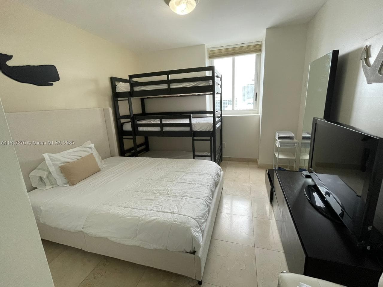 4775 Collins Ave 2105 photo 21