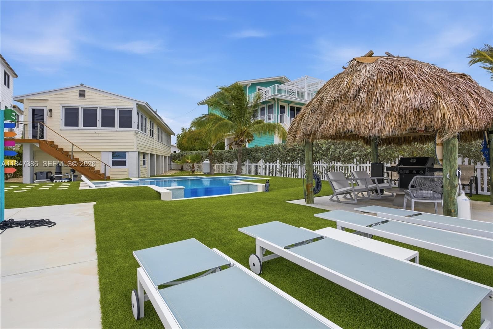 235 Tavernier Dr photo 2