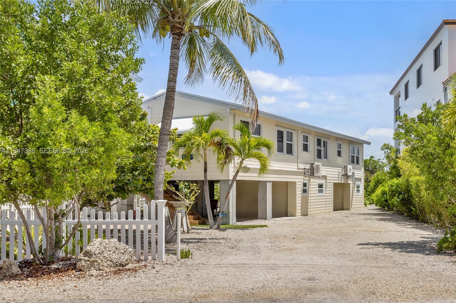 235 Tavernier Dr photo 10