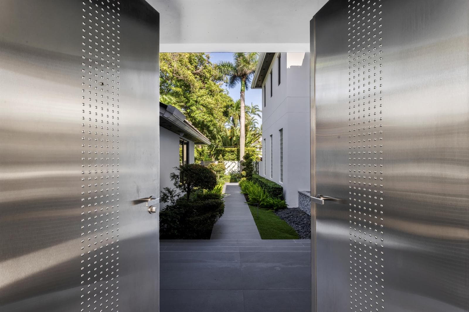 201 Palm Trail photo 16